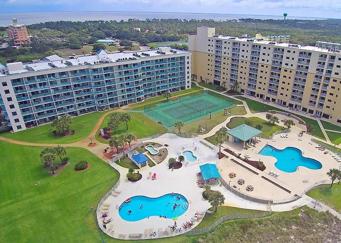 Waterfront Condo With Shared Pool & Hot Tub - Walk To The Beach