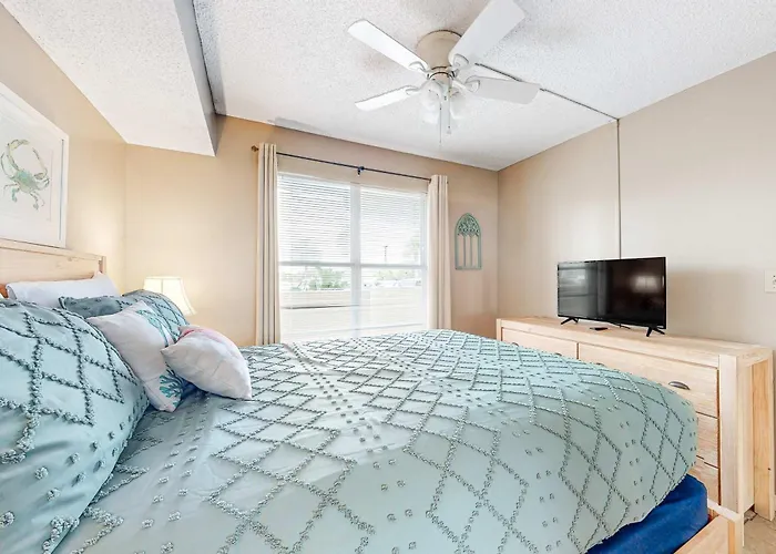 Ground-Floor Condo With Entertainment Shared Pool Hot Tub - Near Beach